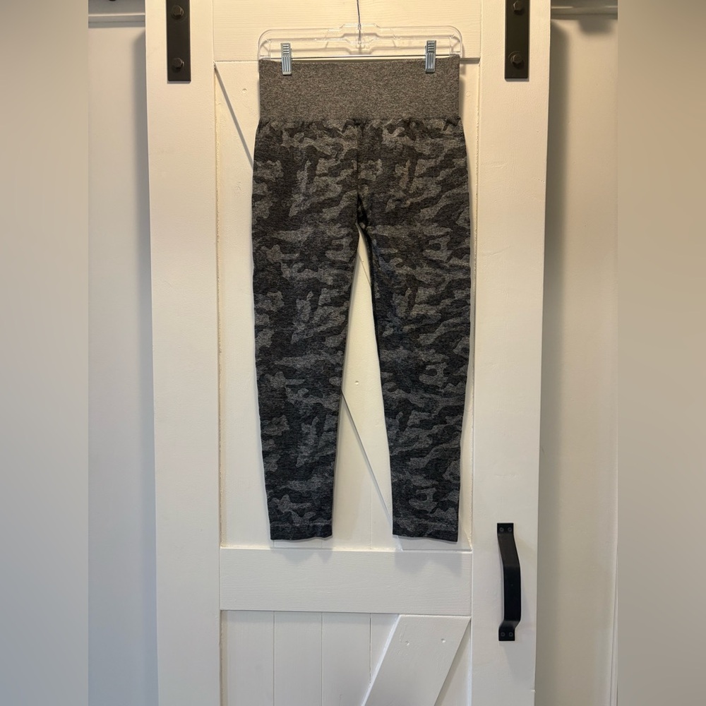 NVGTN Black/Charcoal Camouflage Leggings